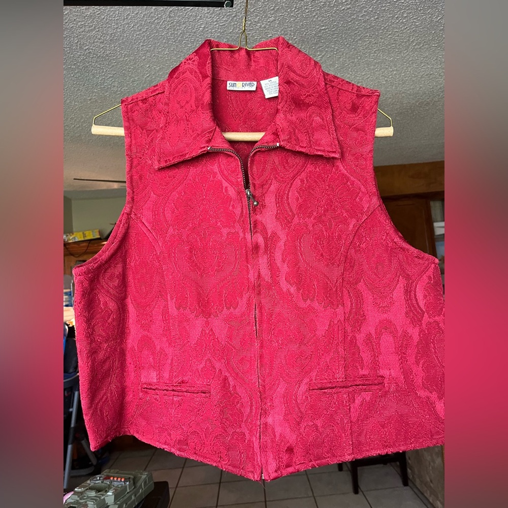 Vintage Sun River Red zip up vest size M